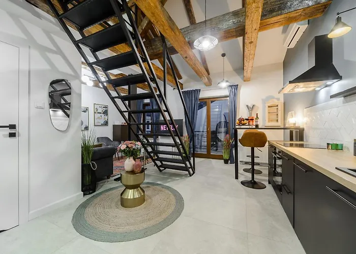 Lumina 2-Level Apartment With Balcony
