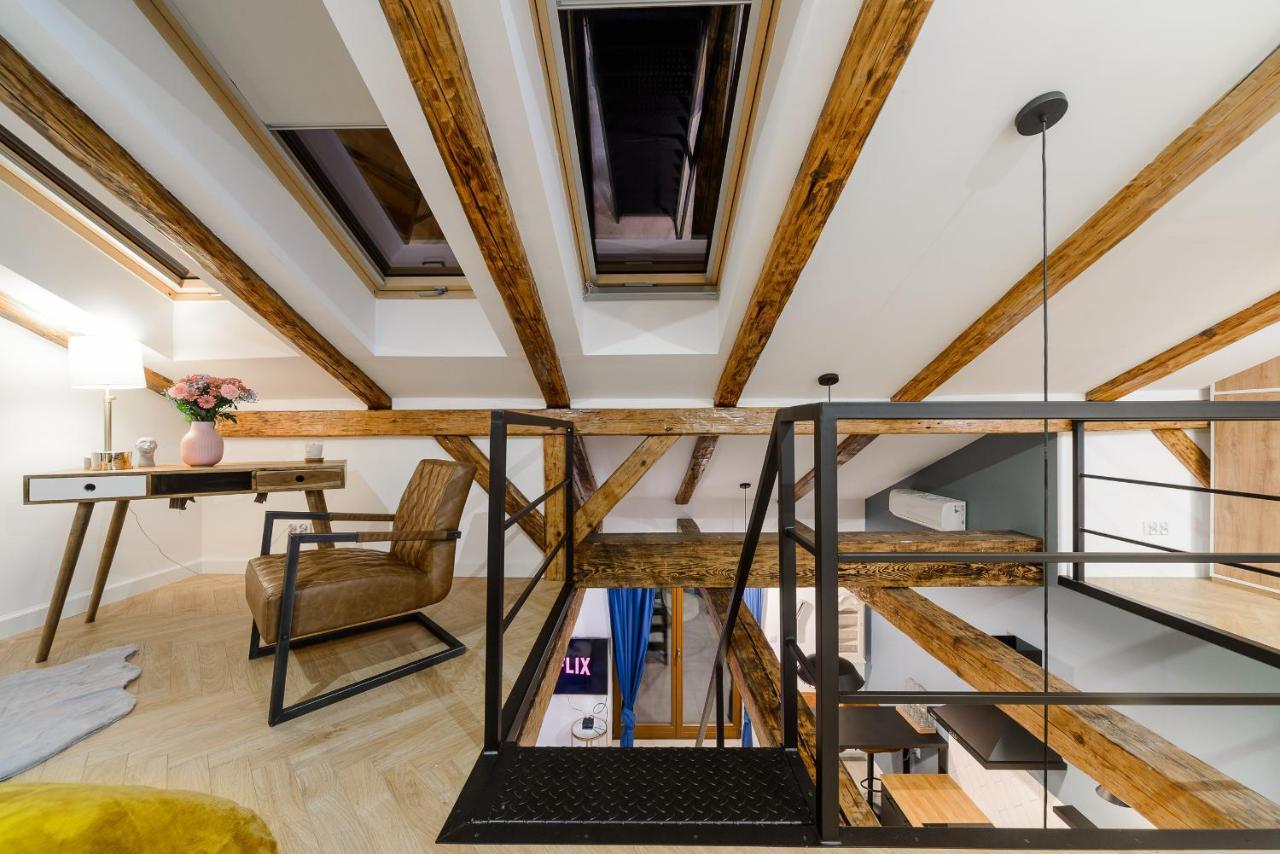 Lumina 2-level With Balcony *